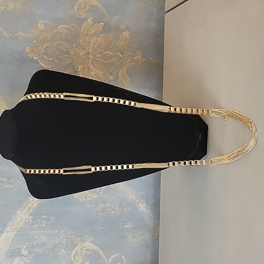 Wowww Necklace